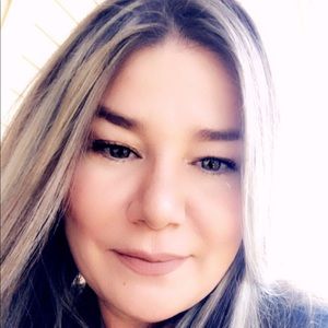 Meet your Posher, Mirna